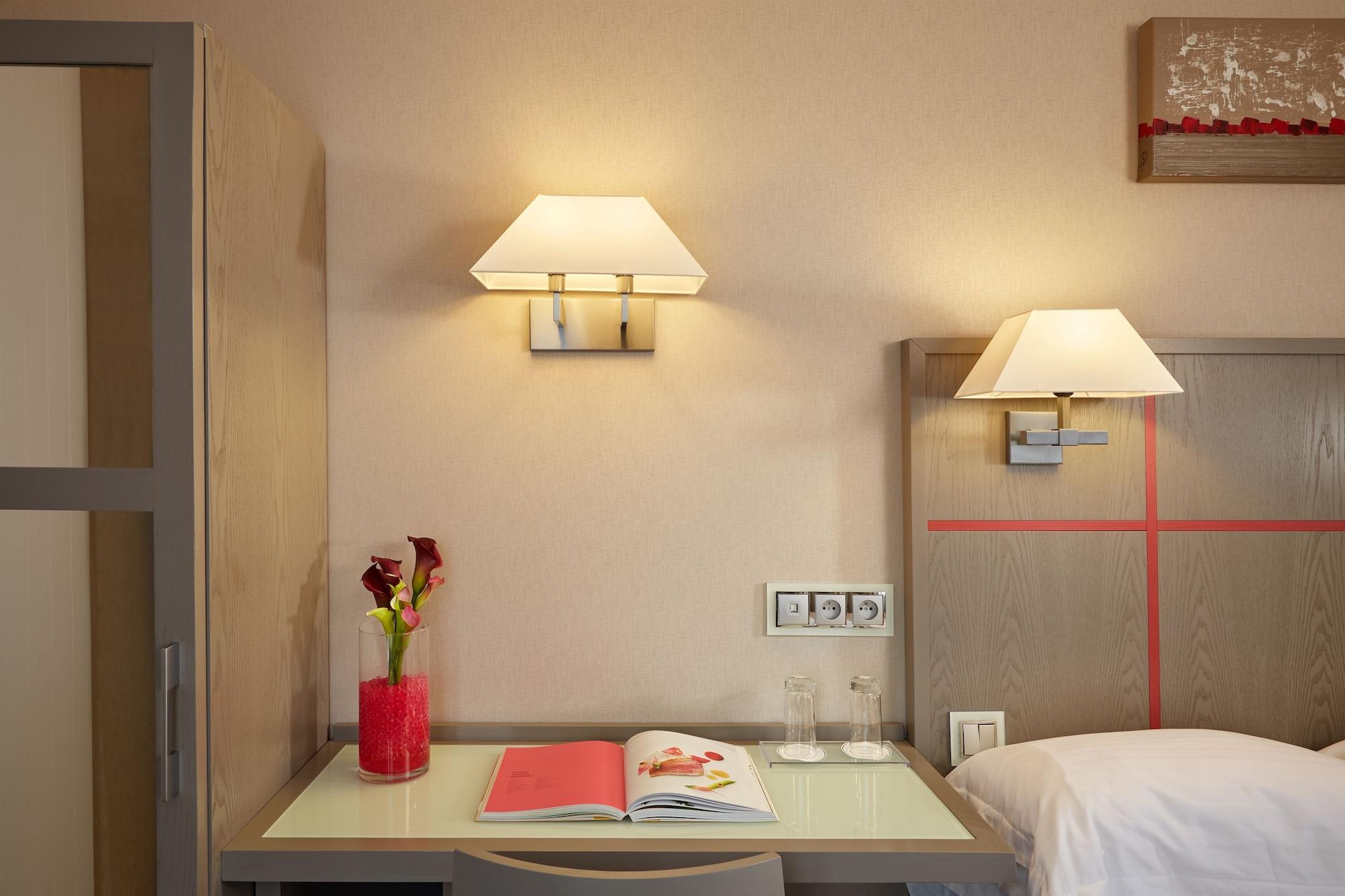Alize Grenelle Tour Eiffel Hotel Париж Екстериор снимка